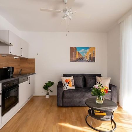Sunny 1Br Home With Balcony By Hm เวียนนา ภายนอก รูปภาพ