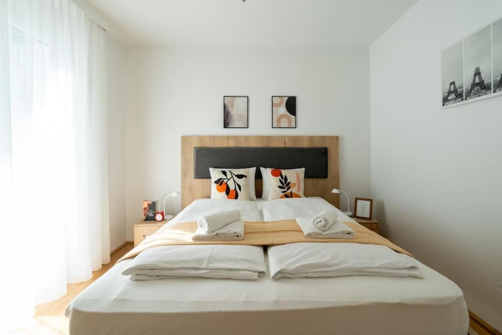 Sunny 1Br Home With Balcony By Hm เวียนนา ภายนอก รูปภาพ