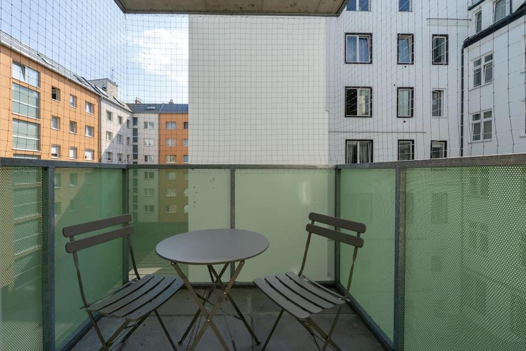 Sunny 1Br Home With Balcony By Hm เวียนนา ภายนอก รูปภาพ