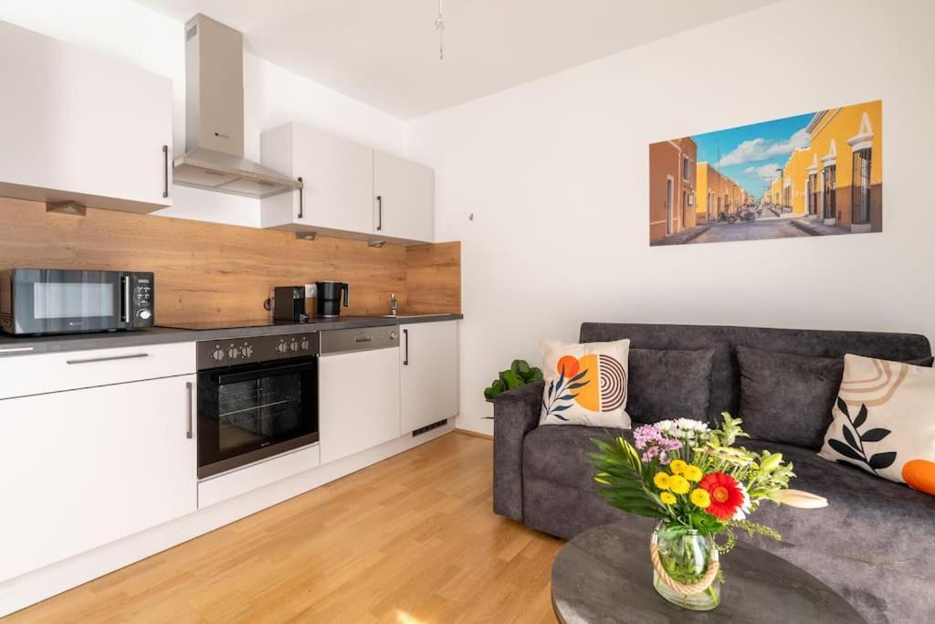 Sunny 1Br Home With Balcony By Hm เวียนนา ภายนอก รูปภาพ